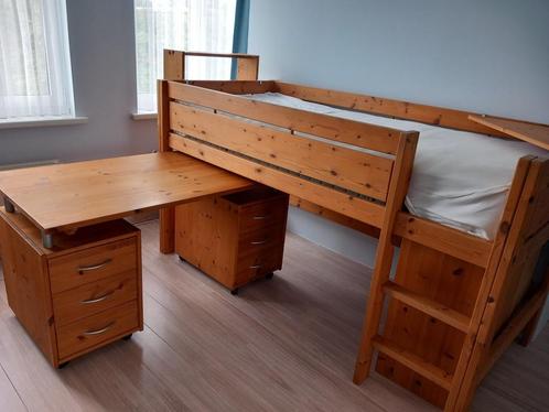 Bed met bureau (halfhoogslaper), Huis en Inrichting, Slaapkamer | Stapelbedden en Hoogslapers, Gebruikt, Halfhoogslaper, Ophalen