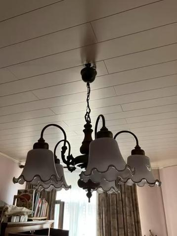 Luster beschikbaar voor biedingen