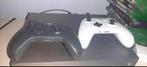 Xbox one x met 2 controllers en 2 batterijen, Games en Spelcomputers, Ophalen of Verzenden, Zo goed als nieuw, Xbox One