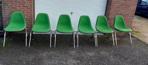 Eames stoelen stukprijs, Antiek en Kunst, Antiek | Meubels | Stoelen en Sofa's, Ophalen