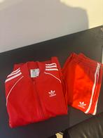 Ensemble adidas rouge, Sport en Fitness, Voetbal, Maat S, Ophalen of Verzenden, Zo goed als nieuw, Trainingspak