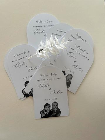 gepersonaliseerd verloving tafelkaarten nisan beschikbaar voor biedingen