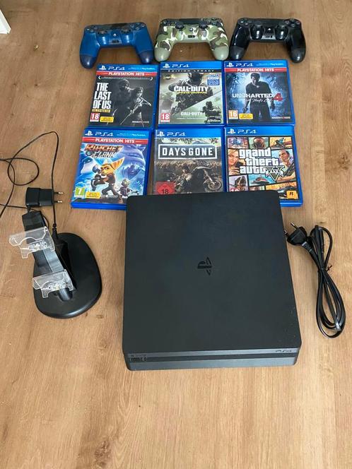 Ps4 slim 1Tb + 3 controller+games+charging tower, Games en Spelcomputers, Spelcomputers | Sony PlayStation 4, Zo goed als nieuw