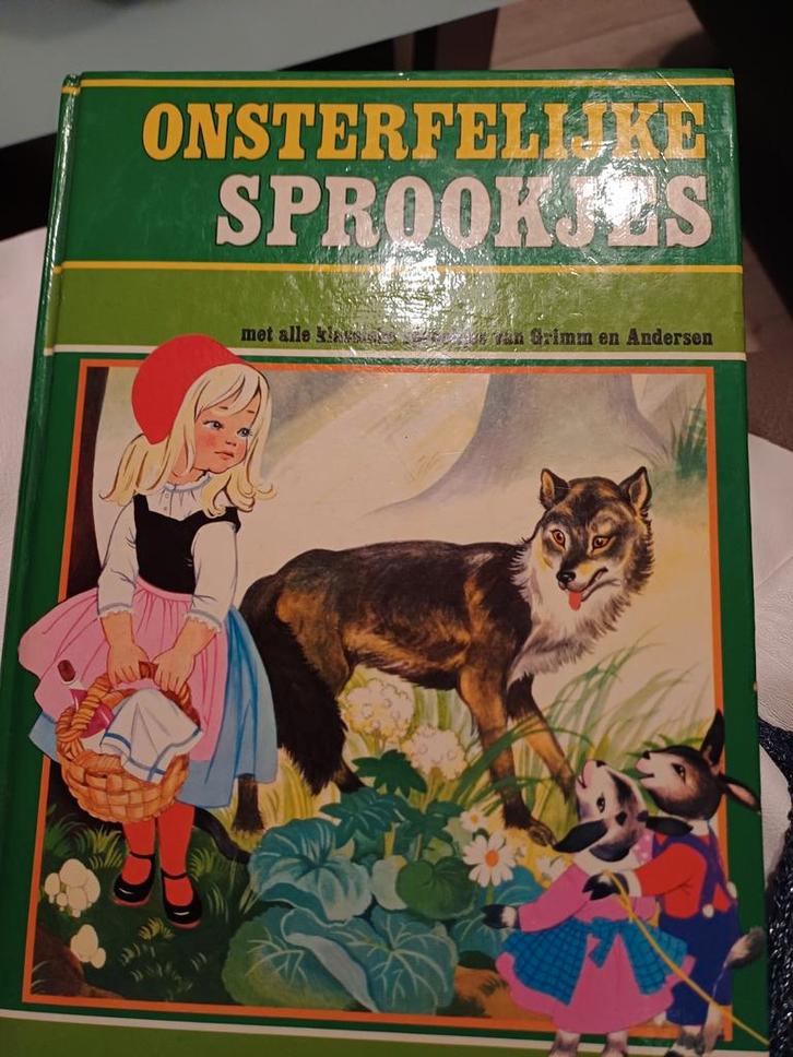 45 jaar oude Onsterfelijke Sprookjes 20 verhalen dik boek, Boeken, Sprookjes en Fabels, Ophalen of Verzenden