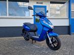 Peugeot kisbee A-klasse BJ 2021 ( Nederland ) snorscooter 25, Fietsen en Brommers, Scooters | Peugeot, Ophalen, Gebruikt, Overige modellen