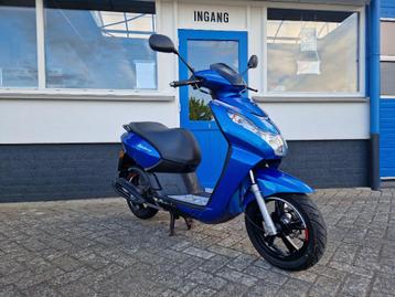 Peugeot kisbee A-klasse BJ 2021 ( Nederland ) snorscooter 25 beschikbaar voor biedingen
