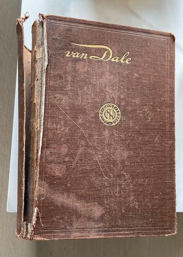 Van Dale woordenboek beschikbaar voor biedingen