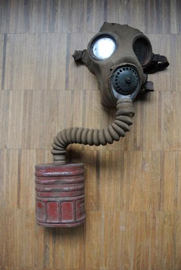 Gasmasker compleet met slang en container WOII