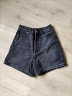 jeansshort Zara confectiemaat 34 in nieuwstaat, Kleding | Dames, Spijkerbroeken en Jeans, ZARA., Zwart, Ophalen of Verzenden, Zo goed als nieuw