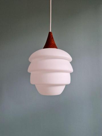 Scandinavische hanglamp van teakhout en opaline, Philips beschikbaar voor biedingen