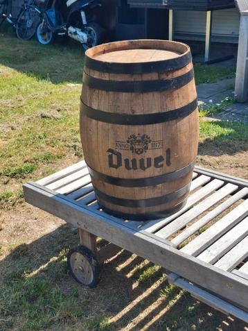Tekoop duvelvat beschikbaar voor biedingen