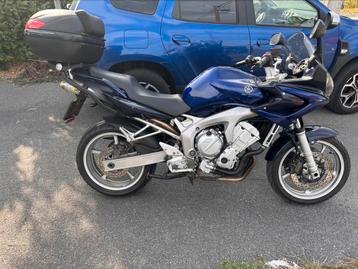 Yamaha Fazer 600cc te koop 2500€ Dringend beschikbaar voor biedingen