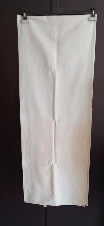 Tafel loper B 43 cm op L 2m30 cm. beschikbaar voor biedingen