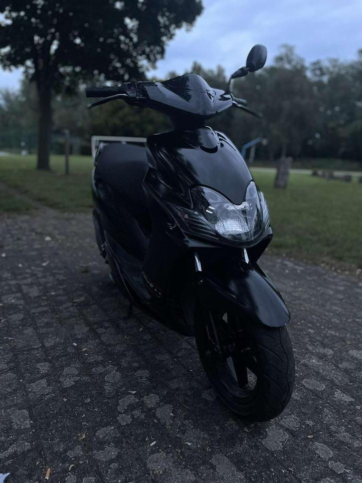 Yamaha Jog RR A klasse, Vélos & Vélomoteurs, Scooters | Yamaha, Utilisé, JogR ou RR, Classe A (25 km/h), Deux-temps, Enlèvement