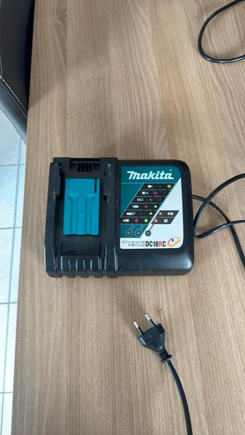 Makita batterijlader beschikbaar voor biedingen