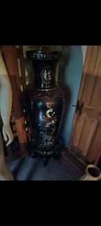 Vase chinois , un noir et un brun, Enlèvement