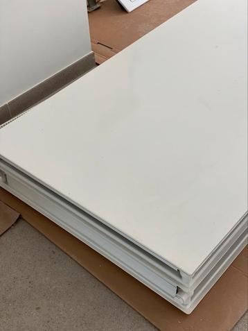 Mooie grote radiator. Zo goed als nieuw beschikbaar voor biedingen