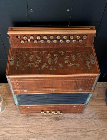 Accordéon vintage "HOHNER" beschikbaar voor biedingen