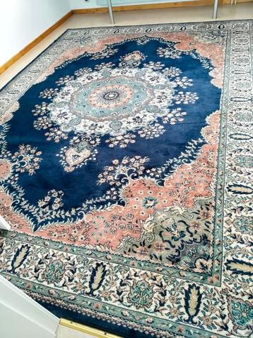 Kamerbreed tapijt in wol beschikbaar voor biedingen