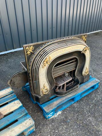 Très ancien poêle avec garniture ou décoration, Enlèvement, Utilisé