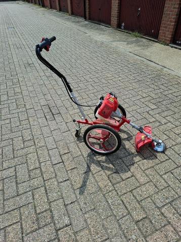 Bosmaaier op wielen beschikbaar voor biedingen