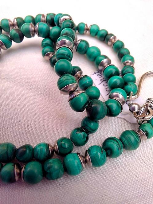 Malachiet collier. Mooi fijn handgemaakt collier echte Malac, Handtassen en Accessoires, Edelstenen, Ophalen of Verzenden