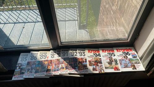 Reeks kronieken (12 stuks) – €5, Boeken, Tijdschriften en Kranten, Zo goed als nieuw, Ophalen