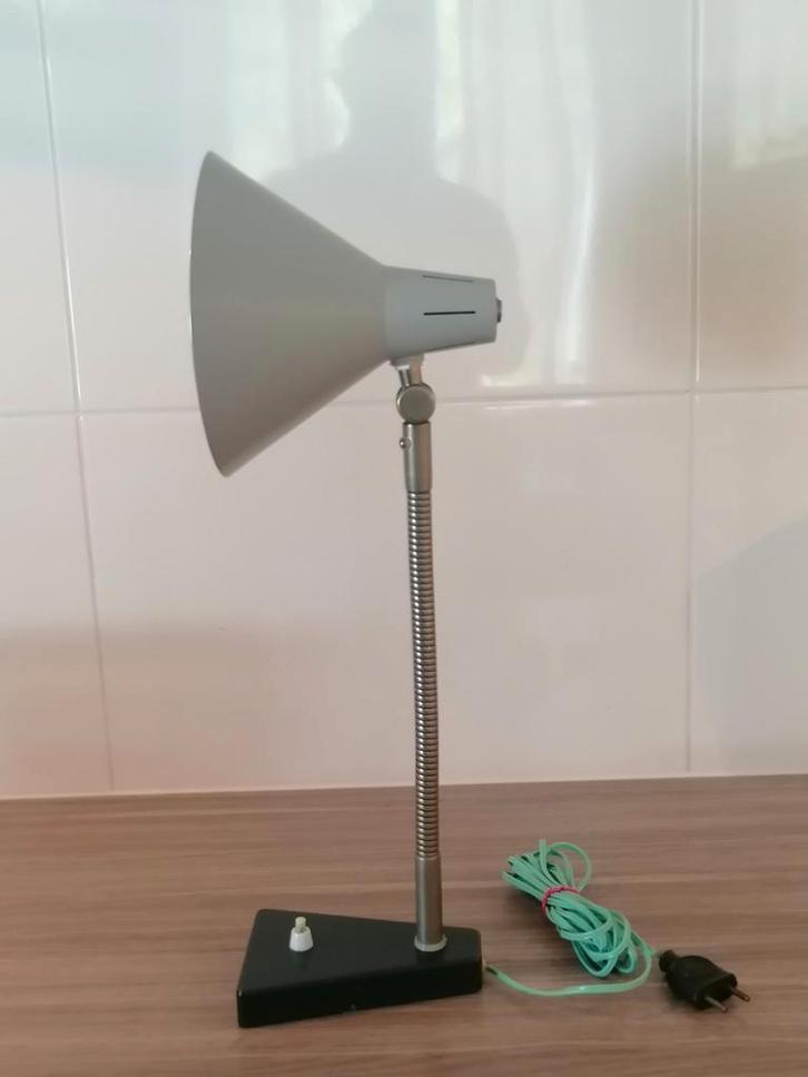 Hala Zeist... lampe de bureau/de travail... modèle 11... ann, Maison & Meubles, Lampes | Lampes de table, Comme neuf, Enlèvement ou Envoi