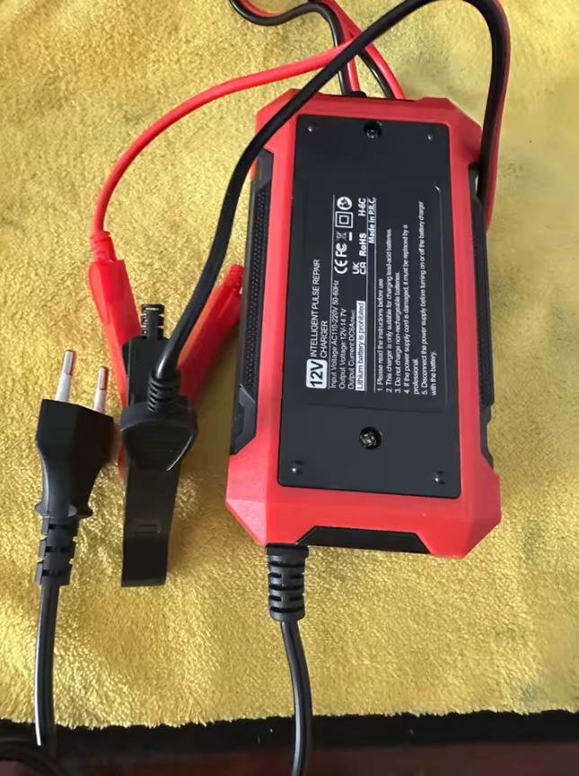 Chargeur booster batterie voiture 12V 6A – Intelligent, Autos : Pièces & Accessoires, Batteries & Accessoires, Neuf, Envoi