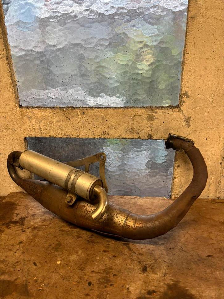 Yasuni C16 Aluminium MBK Booster Minarelli Verticaal, Fietsen en Brommers, Brommeronderdelen | Scooters, Zo goed als nieuw, Uitlaat