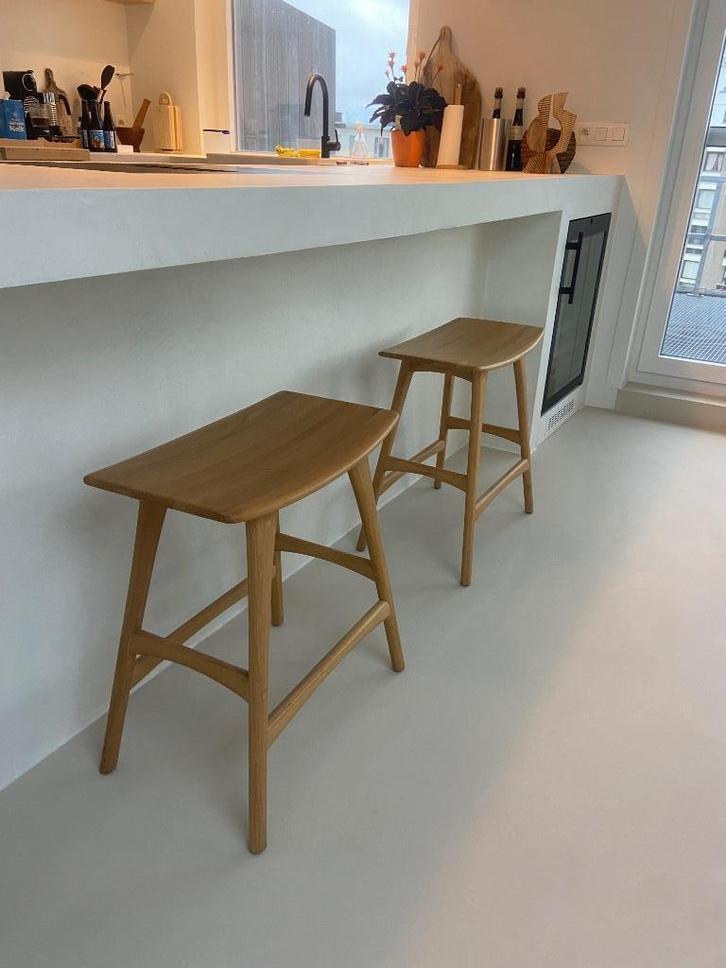 Oak Osso counter stool x2 - Osso barkruk (Ethnicraft), Huis en Inrichting, Barkrukken, Zo goed als nieuw, 30 tot 60 cm, Hout, 2 krukken