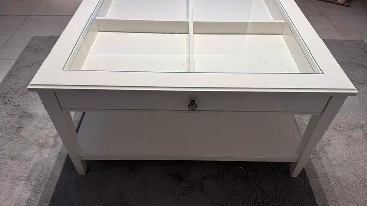 Table basse Liatorp IKEA, Maison & Meubles, Tables | Tables de salon, Utilisé, 50 à 75 cm, 50 à 100 cm, 50 à 100 cm, Carré, Enlèvement