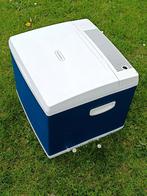 Le petit réfrigérateur fonctionne sur 12 V et 220 V. Utilisé, Caravanes & Camping, Glacières, Comme neuf