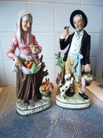 Homme et femme âgés Capodimonte H 35 Japon 😍💑🤗🎁👌, Antiquités & Art, Art | Sculptures & Bois, Enlèvement ou Envoi
