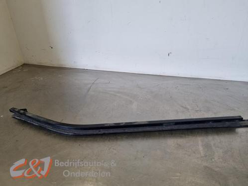 Schuifdeurrail links van een Renault Trafic, Auto-onderdelen, Carrosserie, Renault, Gebruikt, 3 maanden garantie, Ophalen of Verzenden