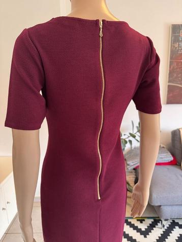 Bodycon burgundy dress with zipper on back (size S/M) NEW beschikbaar voor biedingen