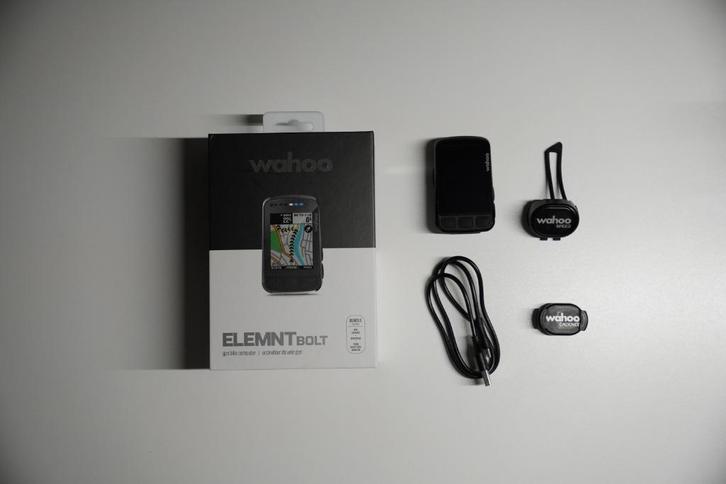 Wahoo Elemnt Bolt + 2 sensoren, Fietsen en Brommers, Fietsaccessoires | Fietscomputers, Zo goed als nieuw, Cadanssensor, Draadloos