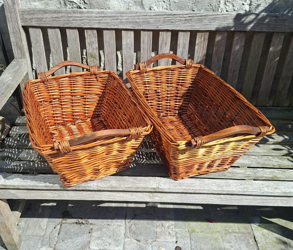 rieten mand, Huis en Inrichting, Woonaccessoires | Schalen en Manden, Zo goed als nieuw, Mand, Rechthoekig, Riet, Ophalen of Verzenden