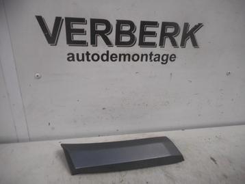 SIERLIJST WIELKUIP LINKS ACHTER Mercedes-Benz 190 (W201) beschikbaar voor biedingen