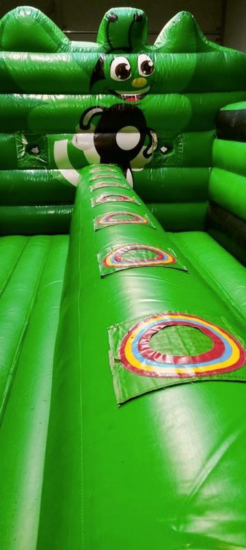 Springkasteel bungeerun beschikbaar voor biedingen