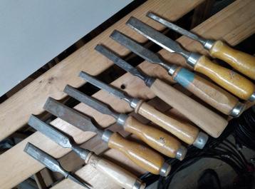 houtbeitels ( 8 met heft, 1 zonder) beschikbaar voor biedingen