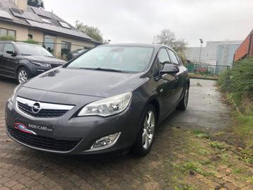 Opel Astra 1.7 diesel van 2010 168000 km  onderhoudboekje  1 disponible aux enchères