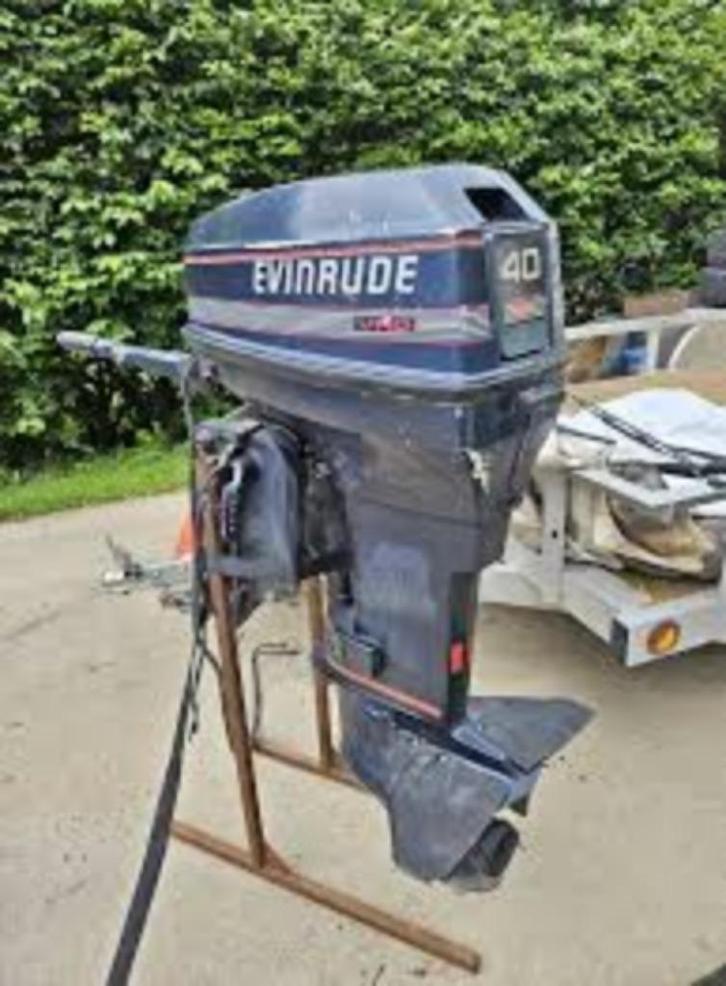 GEZOCHT: 2 takt buitenboord (rond 40pk), Watersport en Boten, Buiten- en Binnenboordmotoren, Gebruikt, Benzine, Buitenboordmotor