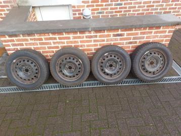 4 pneus d'hiver Michelin Alpin 195/60R15 + jantes