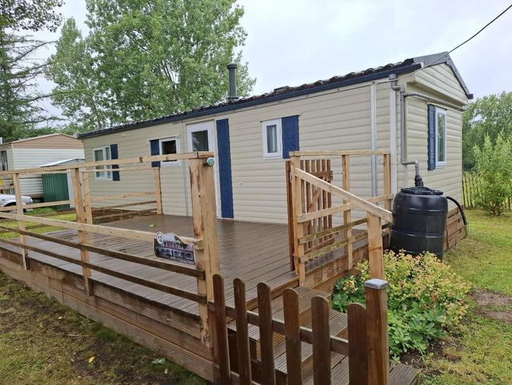 stacaravan in groene omgeving, Caravans en Kamperen, Overige Caravans en Kamperen, Gebruikt, Ophalen