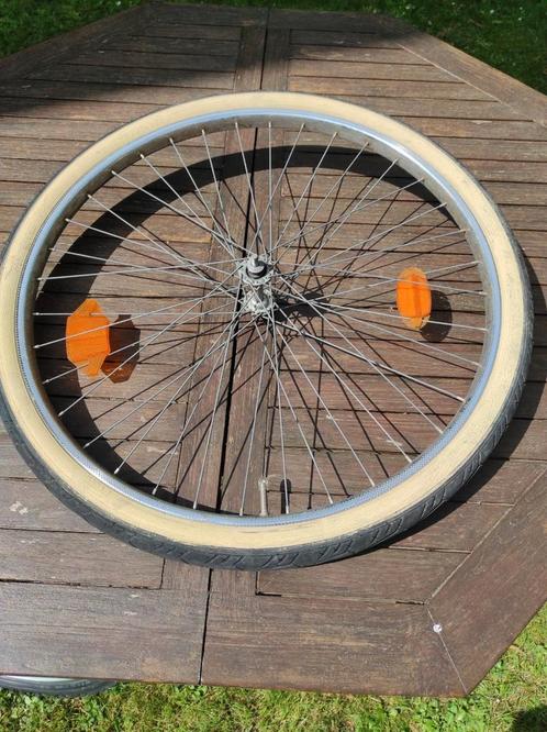 Roue ancienne 26 pouces, Fietsen en Brommers, Fietsaccessoires | Aanhangwagens en Karren, Zo goed als nieuw, Ophalen