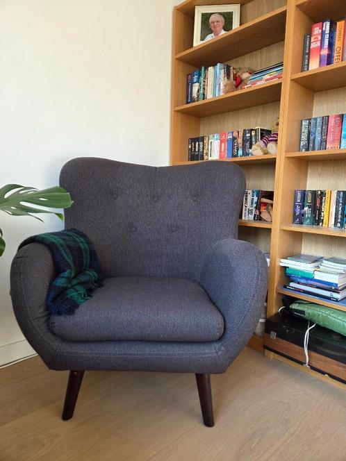 Stijlvolle retro fauteuil in topstaat – bieden vanaf €120, Huis en Inrichting, Fauteuils, Zo goed als nieuw, Hout, Stof, 75 tot 100 cm