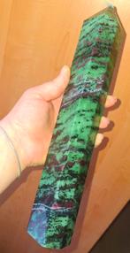 Rubis à pointe de zoïsite - 30 cm | 1529 g | Forte réactio, Enlèvement ou Envoi