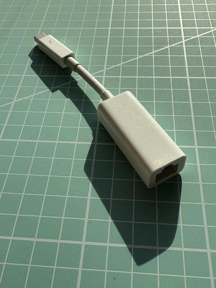 Originele Apple Thunderbolt 2 naar Gigabit Ethernet Adapter, Computers en Software, Pc- en Netwerkkabels, Zo goed als nieuw, Ophalen