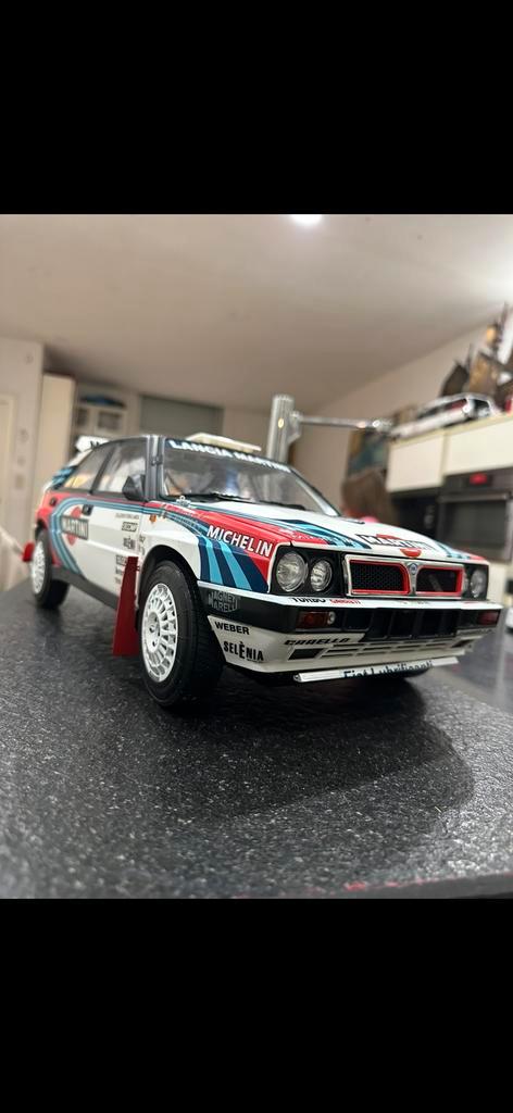 Lancia delta 1/8 bijl + functionele afstandsbediening, Hobby en Vrije tijd, Modelauto's | 1:5 tot 1:12, Zo goed als nieuw, Motor